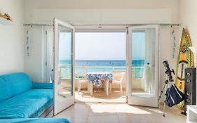 Appartamento fronte mare - Waterfront apartment
